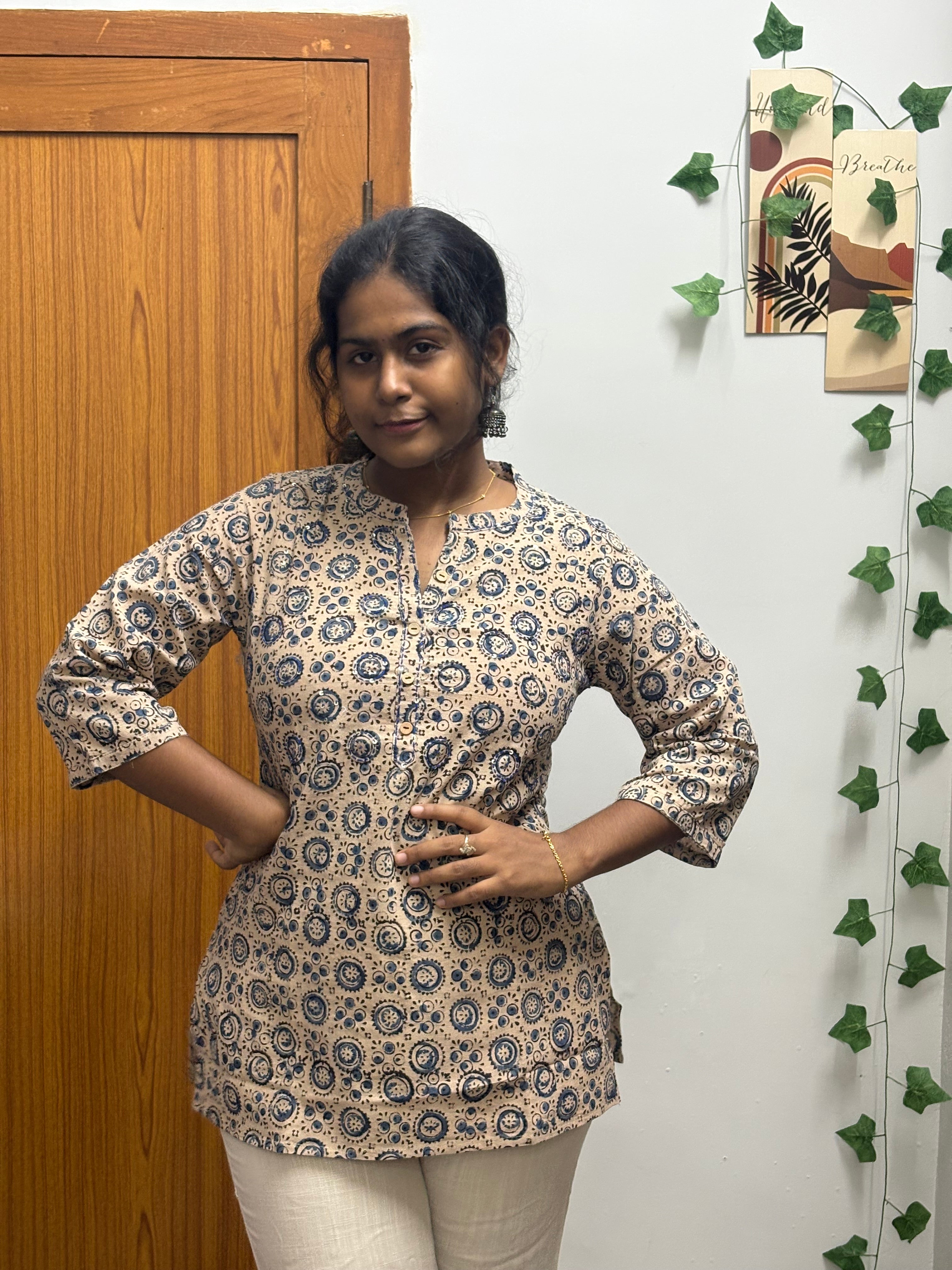 Sandal blue short top